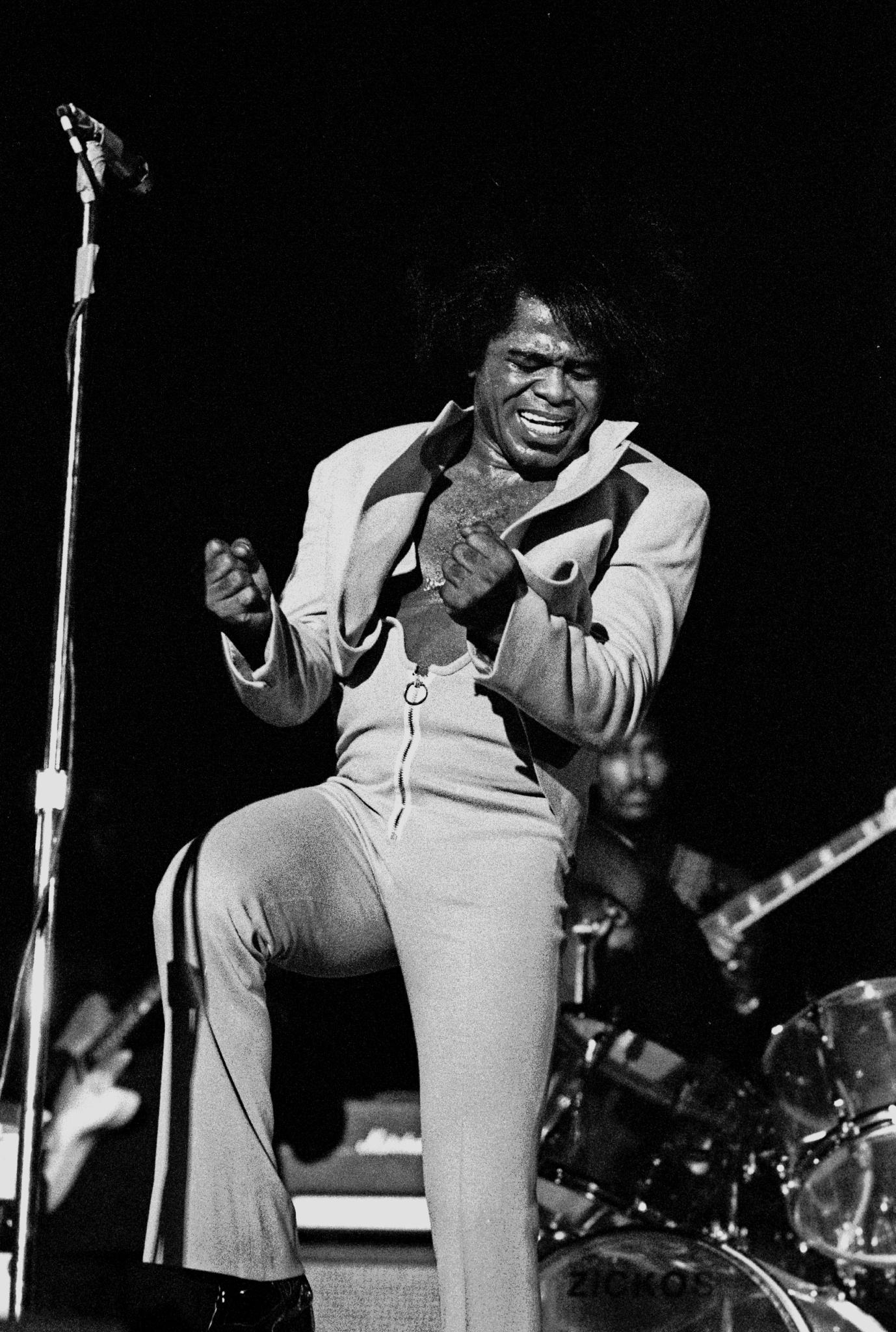 James_Brown_Live_Hamburg_1973_wikimedia commons.jpg